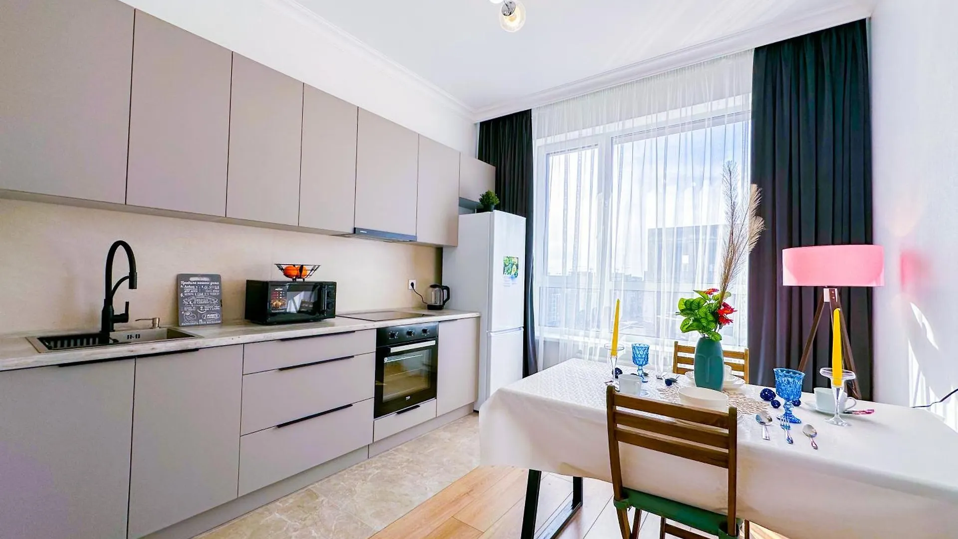 Luxe Апартаменты Уютно Рядом С Хан Шатыр Центр Города Кардиохирургия Nur-Sultan  Apartment Nur-Sultan (Astana)